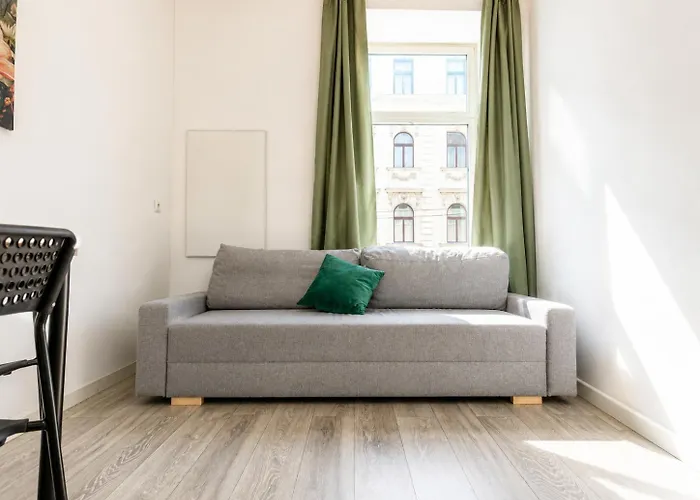 Apartment Cozy 2br With Living Near Westbahnhof