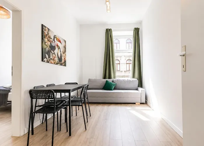 Apartment Cozy 2br With Living Near Westbahnhof *