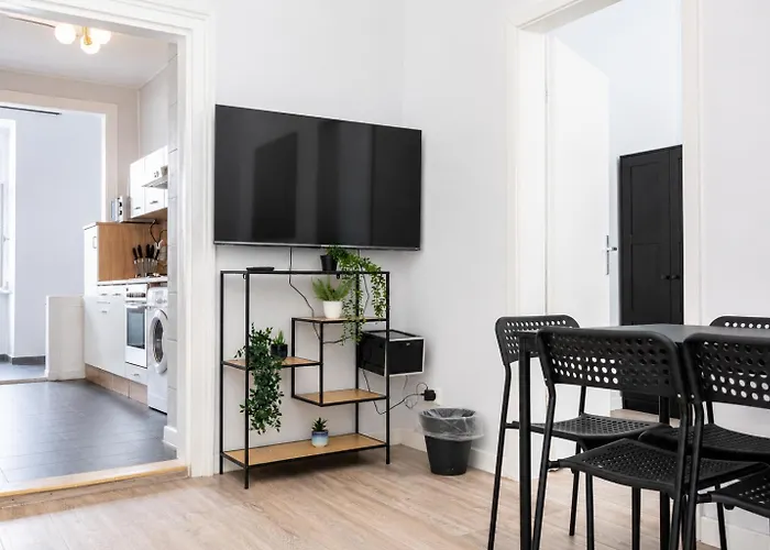 Cozy 2br With Living Near Westbahnhof Apartment *