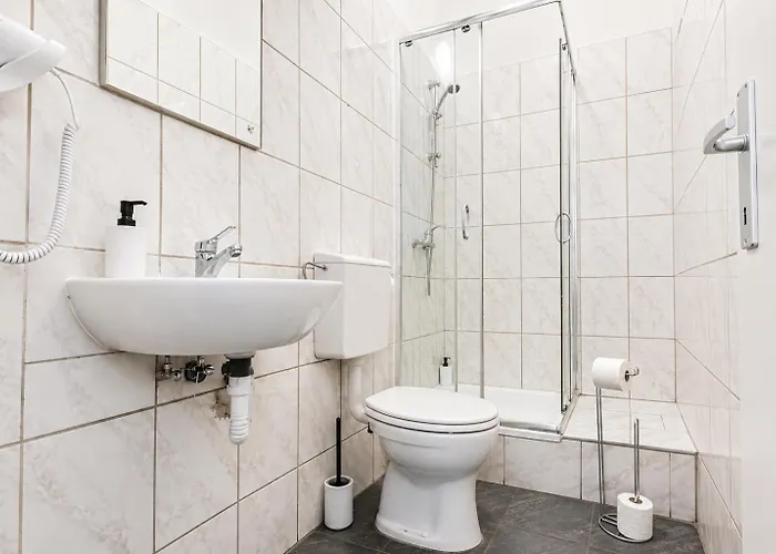 Cozy 2br With Living Near Westbahnhof *
